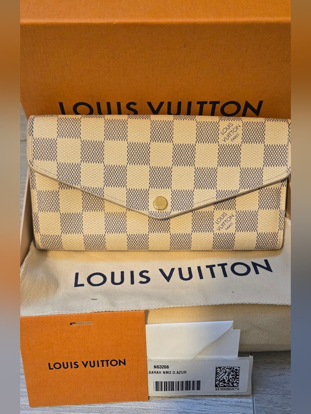 Louis Vuitton Sarah Wallet in Damier Azur Canvas 🤍👛